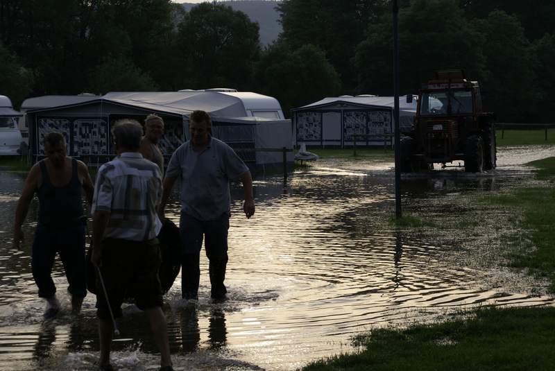 Hochwasser 2008 beim Campingplatz Bild Nr.030